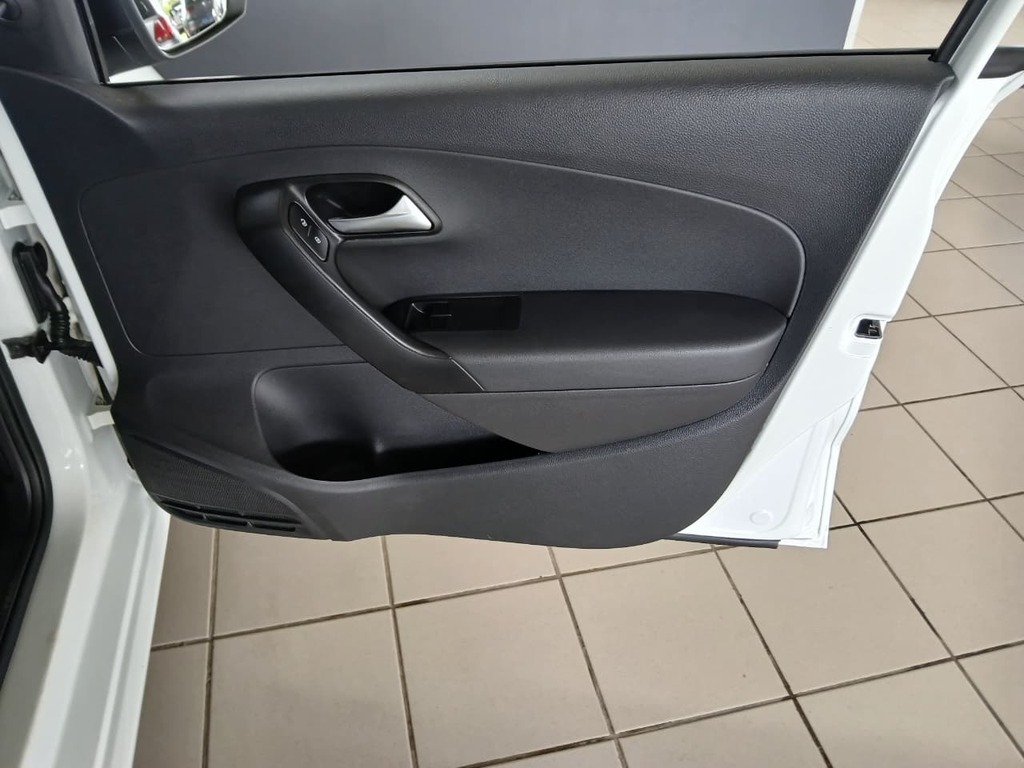 VOLKSWAGEN POLO VIVO POLO VIVO 1.4 TRENDLINE (5DR) - 13