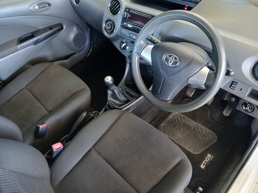 TOYOTA ETIOS ETIOS 1.5 Xs/SPRINT 5Dr - 12