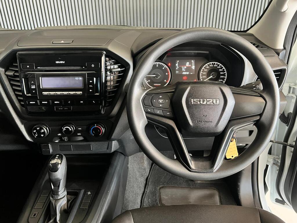 ISUZU D-MAX D-MAX 250C FLEETSIDE S/C P/U - 10