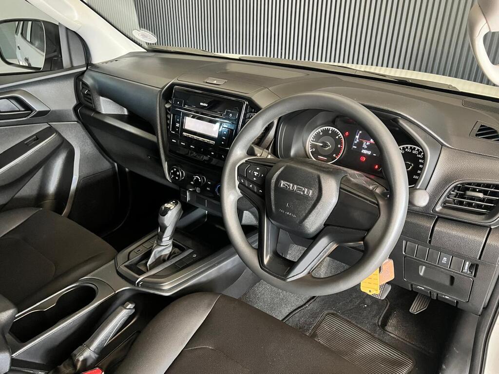 ISUZU D-MAX D-MAX 250C FLEETSIDE S/C P/U - 11