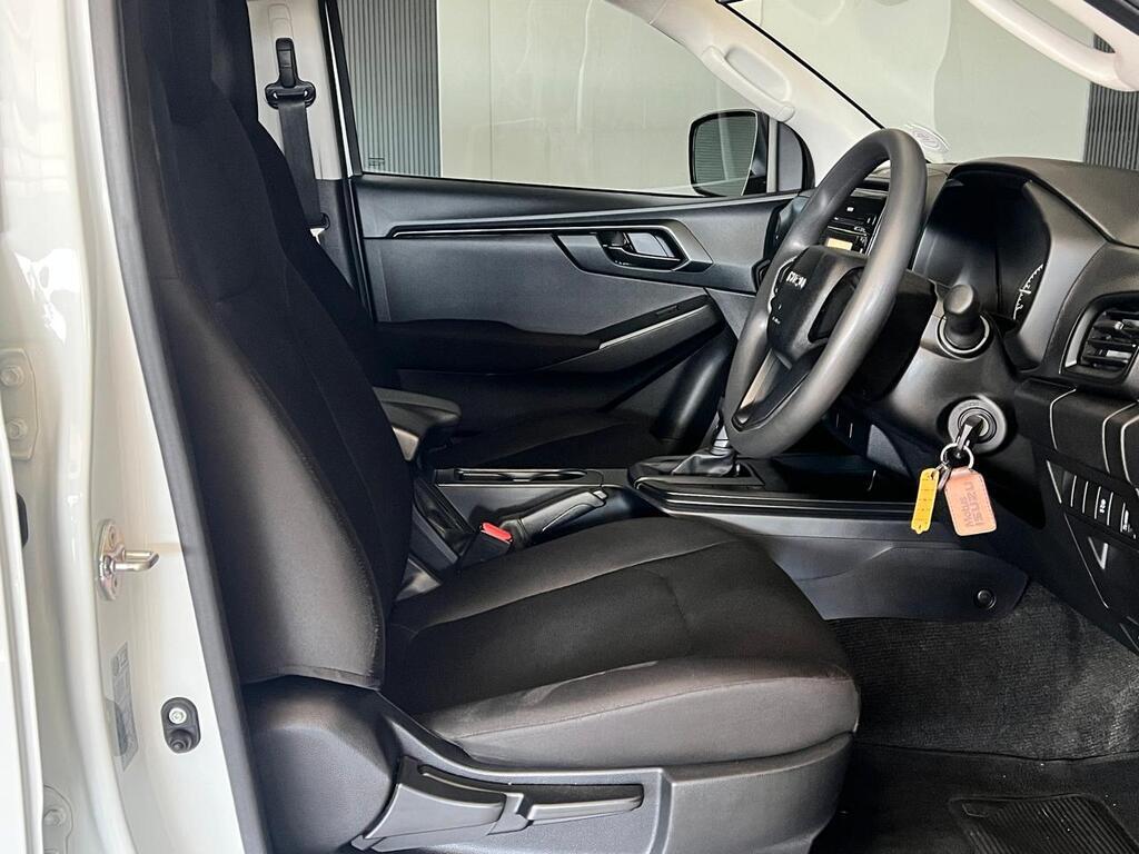 ISUZU D-MAX D-MAX 250C FLEETSIDE S/C P/U - 8