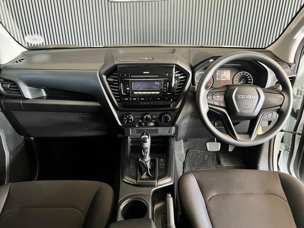 ISUZU D-MAX D-MAX 250C FLEETSIDE S/C P/U - 9