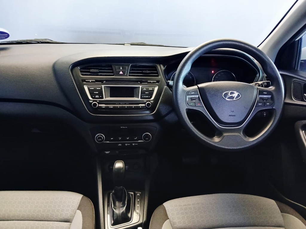 HYUNDAI i20 i20 1.4 FLUID A/T - 10