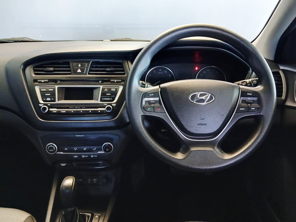 HYUNDAI i20 i20 1.4 FLUID A/T - 11
