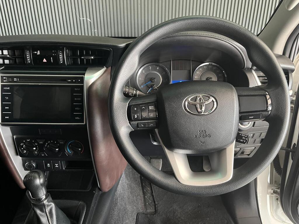 TOYOTA FORTUNER FORTUNER 2.4GD-6 4X4 A/T - 16