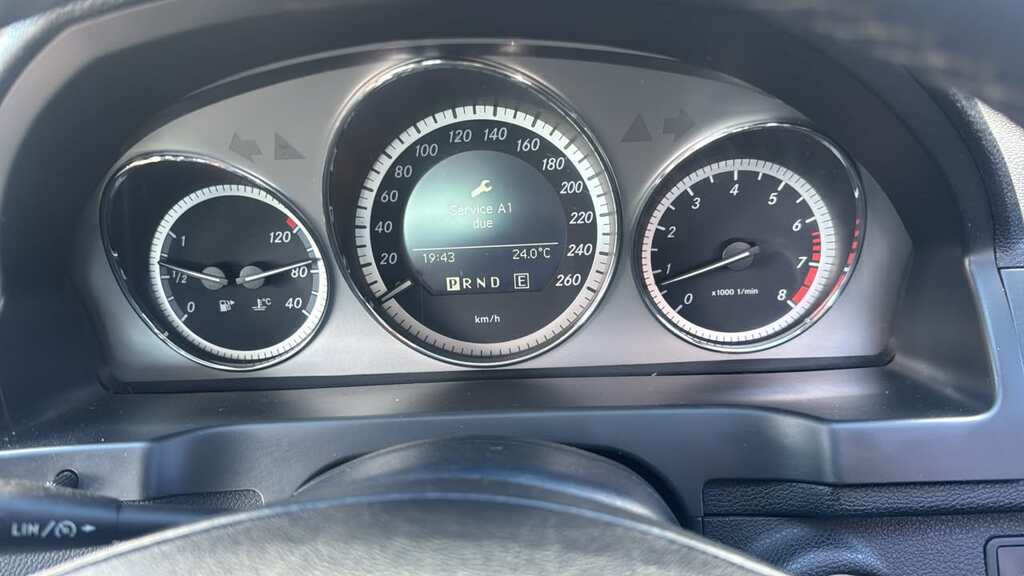 2011 Mercedes-Benz C Class Sedan — photo 10