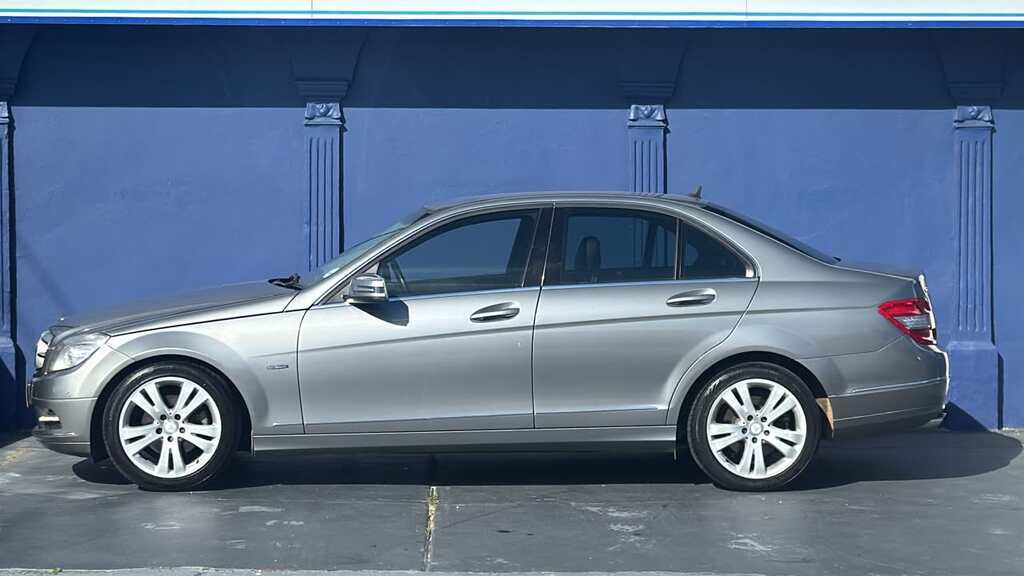 2011 Mercedes-Benz C Class Sedan — photo 4