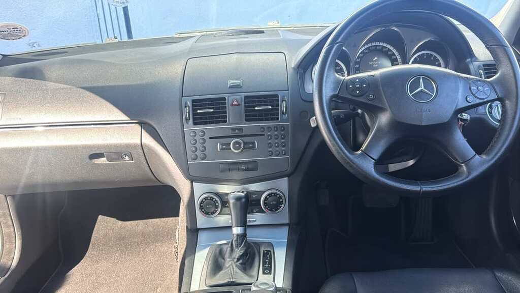 2011 Mercedes-Benz C Class Sedan — photo 9