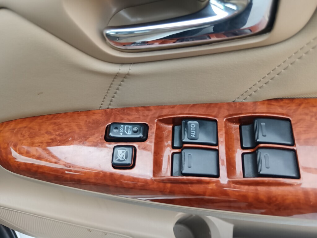 Toyota Fortuner - View 10
