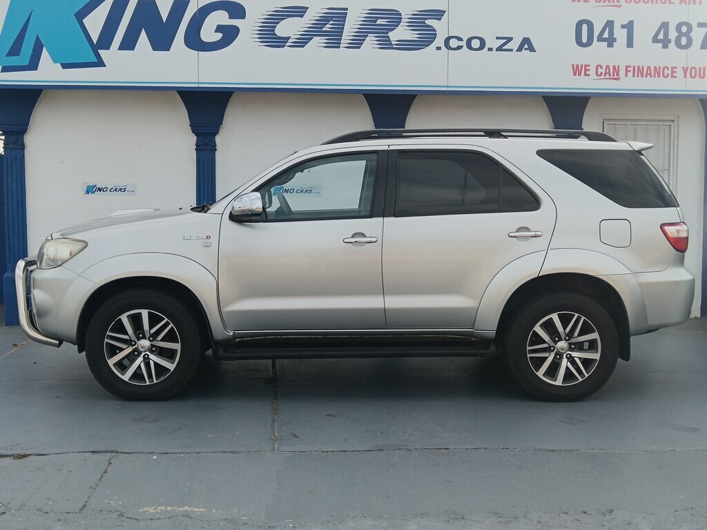 Toyota Fortuner - View 5