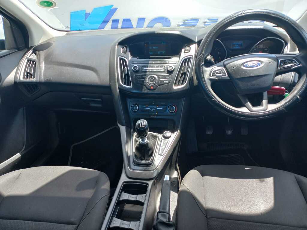 Ford Focus - View 10