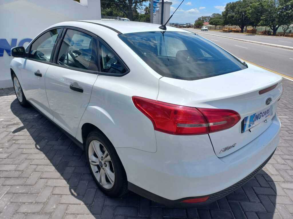 Ford Focus - View 5