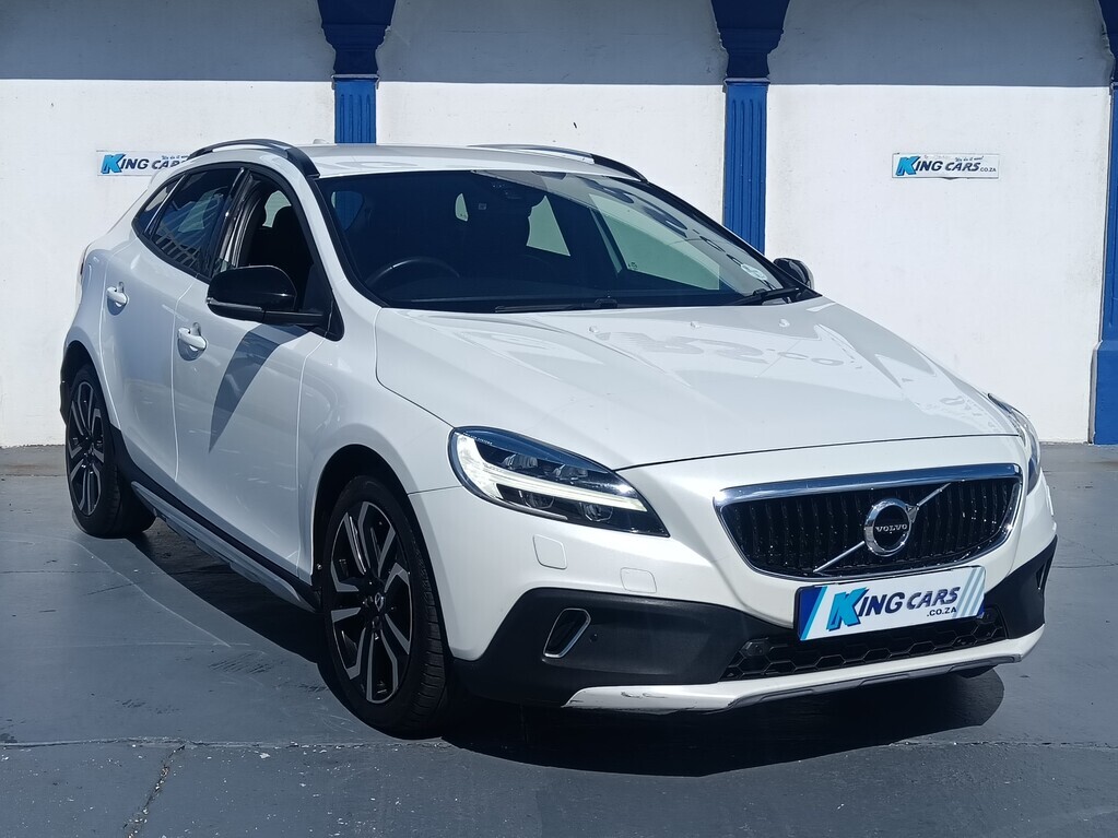 Volvo V40 - View 1