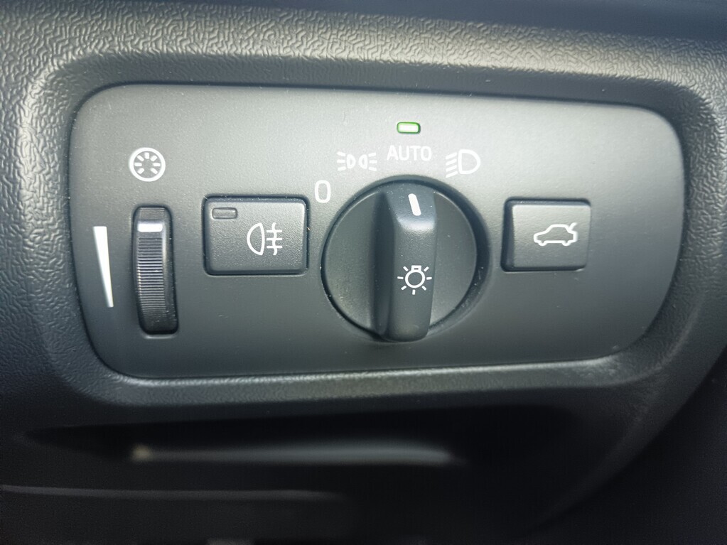 Volvo V40 - View 11