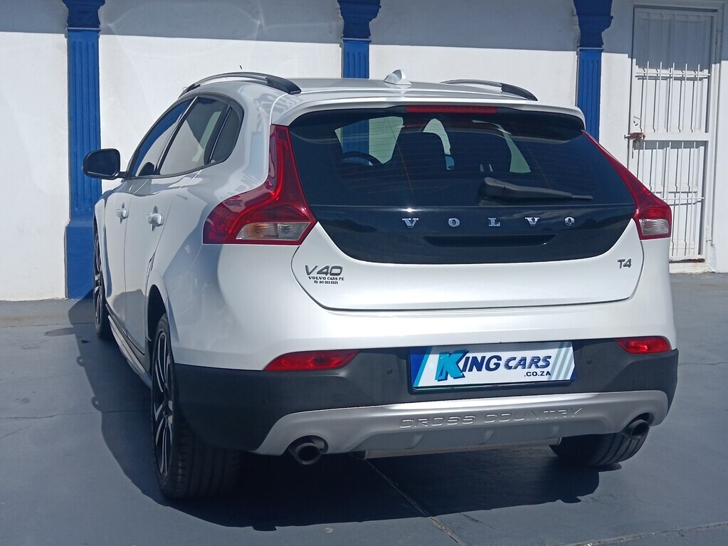 Volvo V40 - View 7