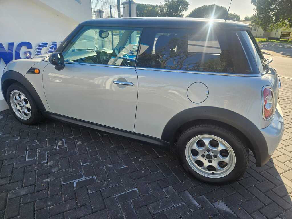 Mini Cooper - View 9