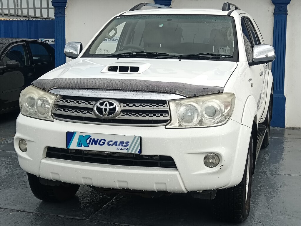 Toyota Fortuner - View 4