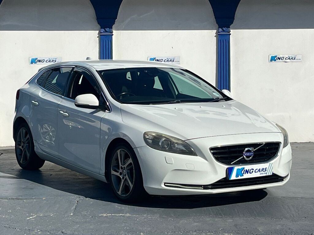 Volvo V40 - View 1
