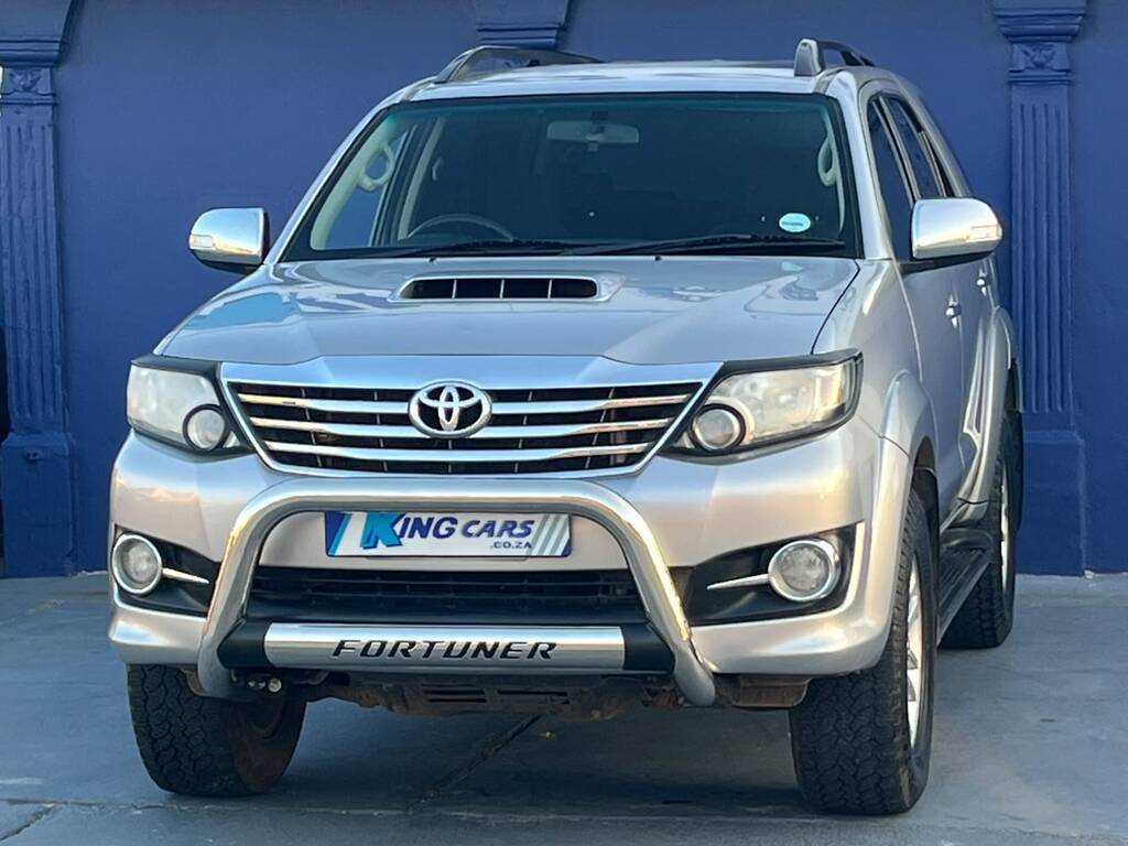 Toyota Fortuner - View 4