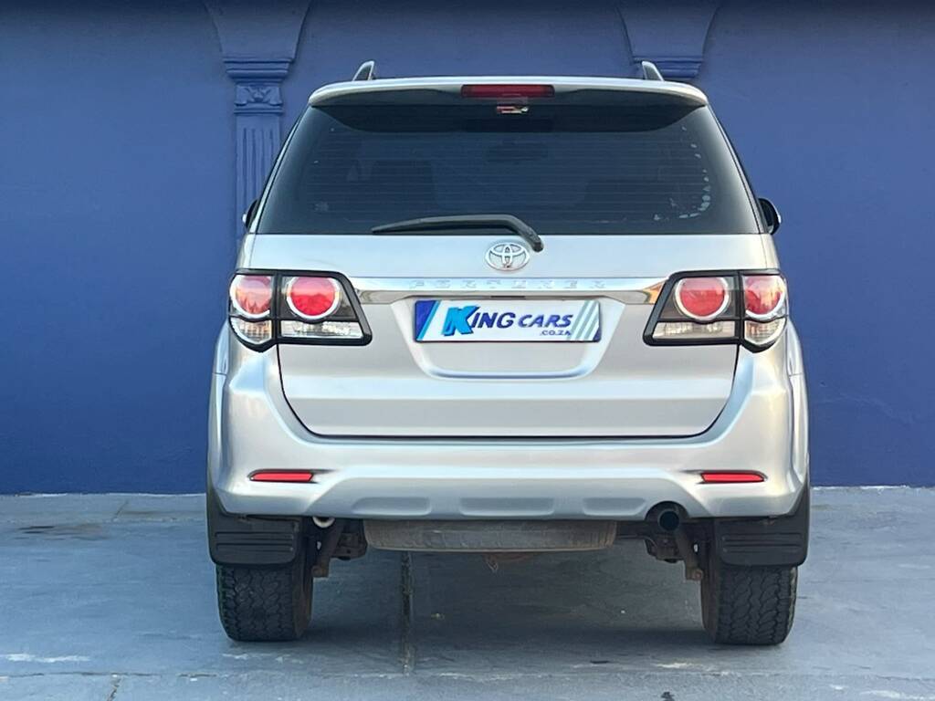 Toyota Fortuner - View 6