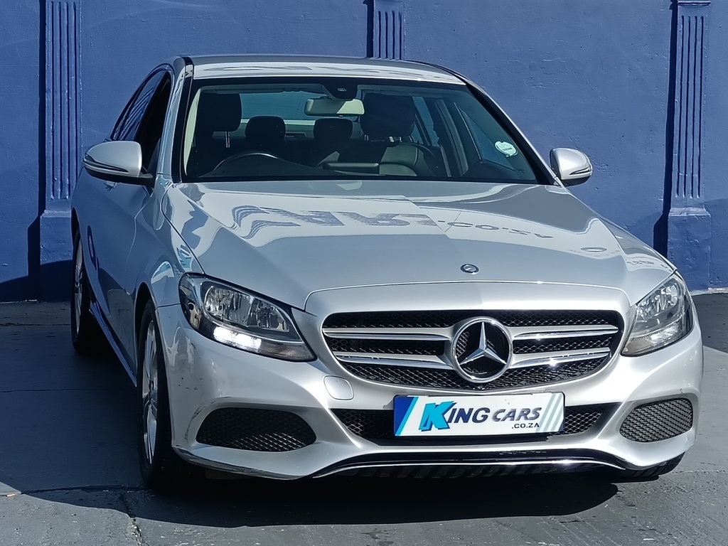 Mercedes-benz C Class - View 4