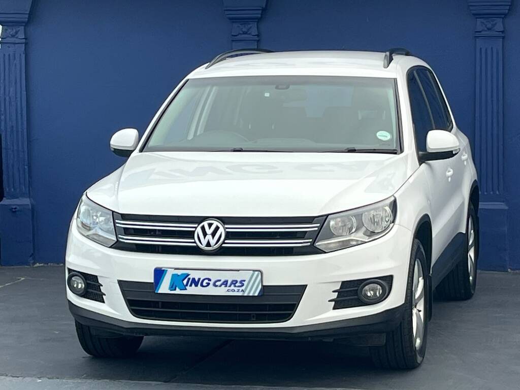 Volkswagen Tiguan - View 4