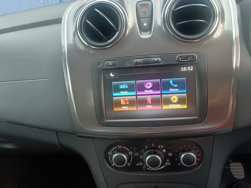 Renault Sandero - View 11