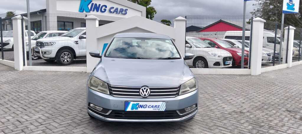 Volkswagen Passat - View 2