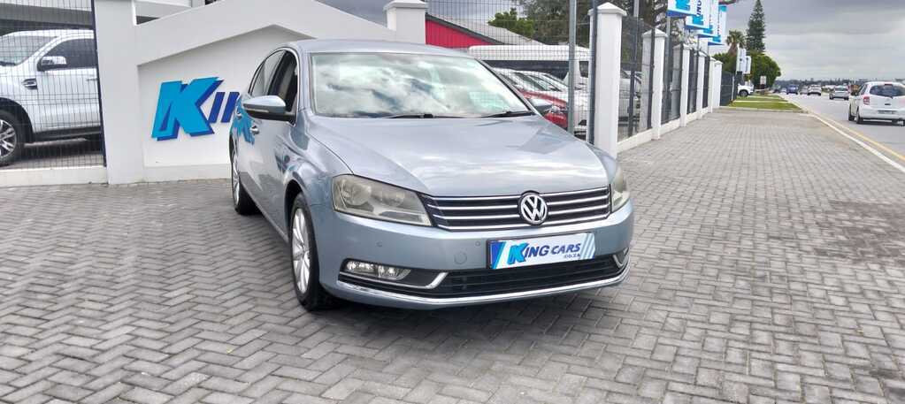 Volkswagen Passat - View 3