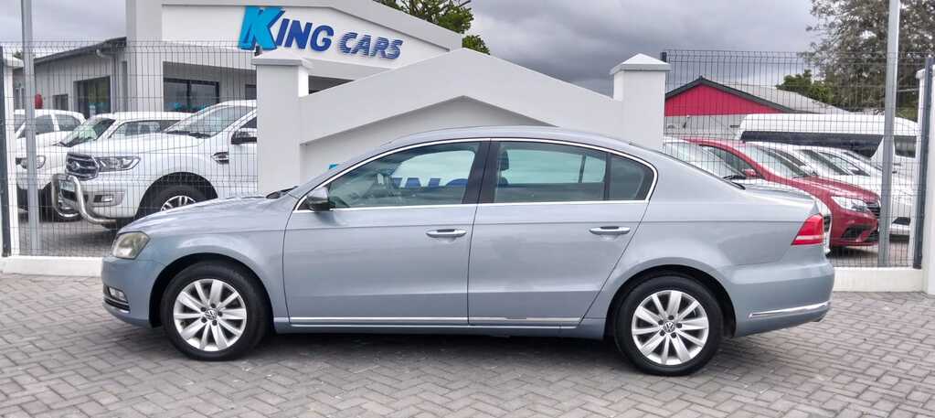 Volkswagen Passat - View 5