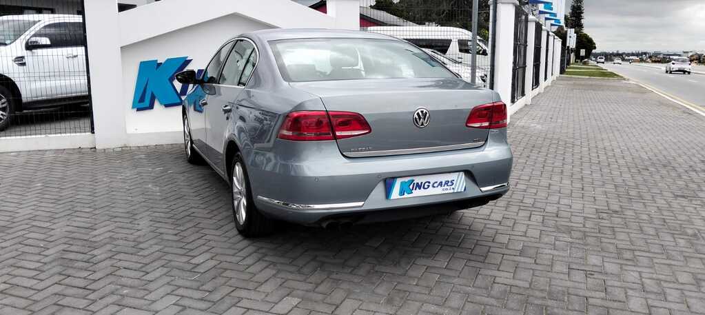 Volkswagen Passat - View 7