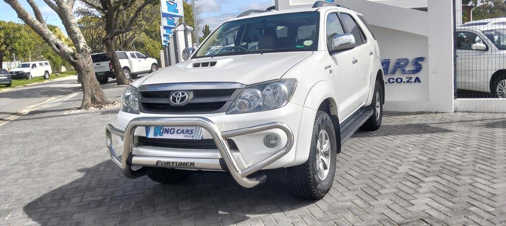 Toyota Fortuner - View 4