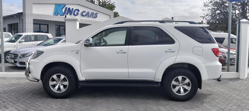 Toyota Fortuner - View 5