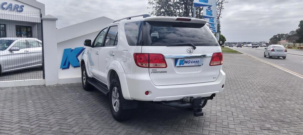 Toyota Fortuner - View 6