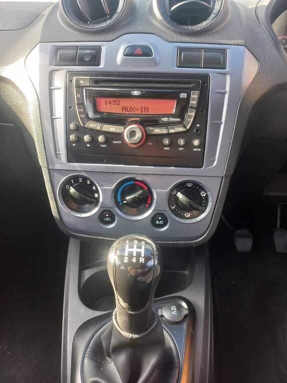 Ford Figo - View 11