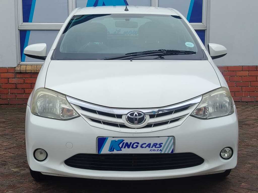 2013 Toyota Etios — photo 2