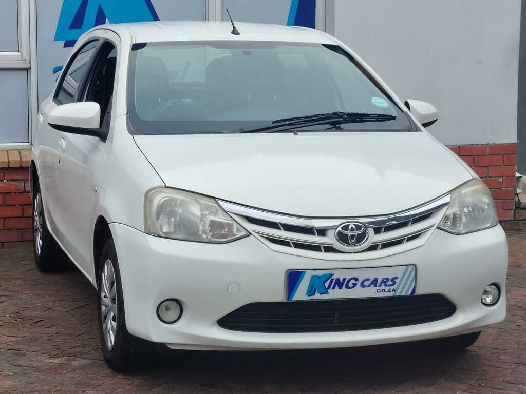 2013 Toyota Etios — photo 3