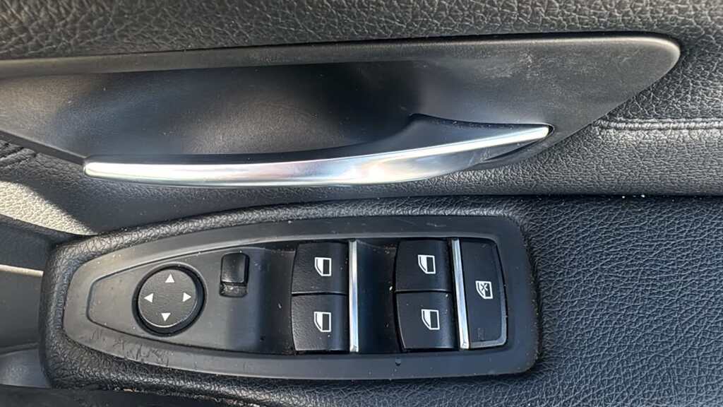 2019 BMW 3 Series — photo 10