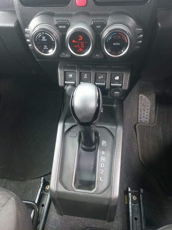 2021 Suzuki Jimny — photo 12