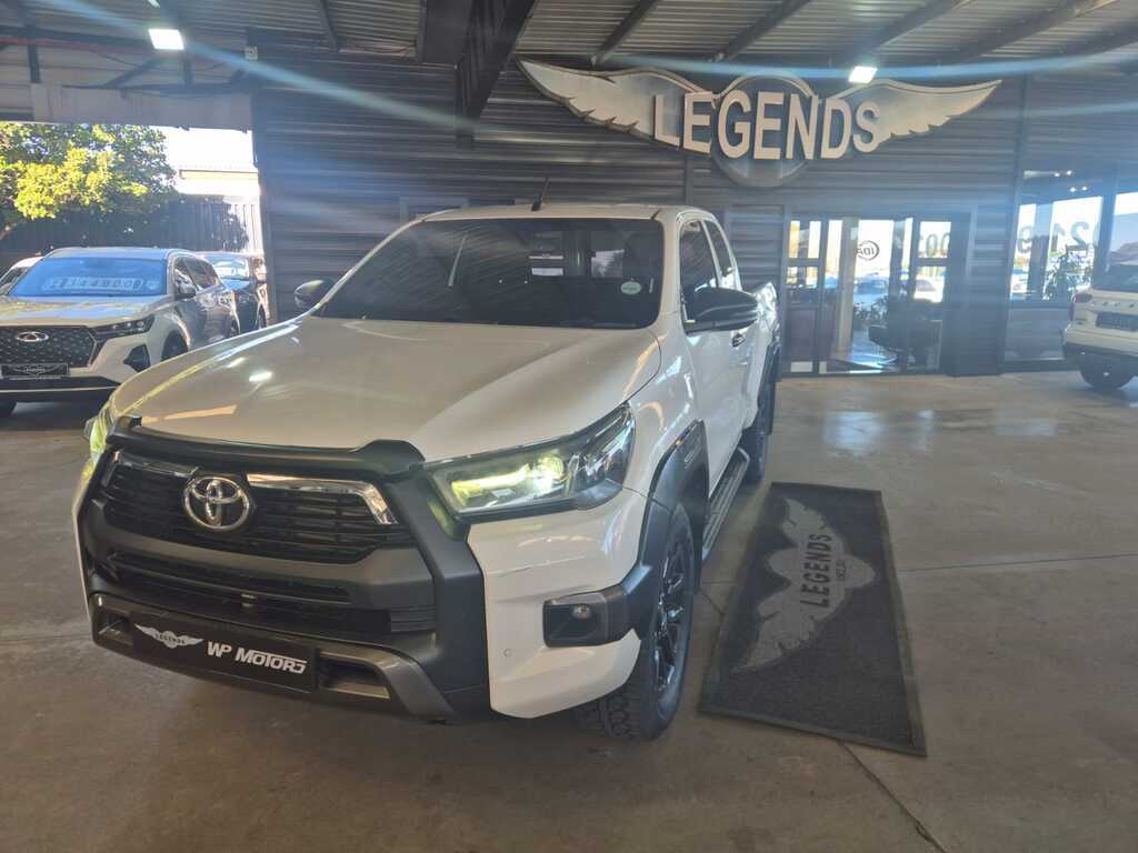 TOYOTA HILUX