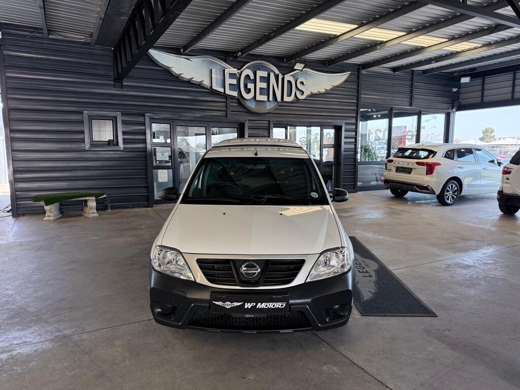 NISSAN NP200