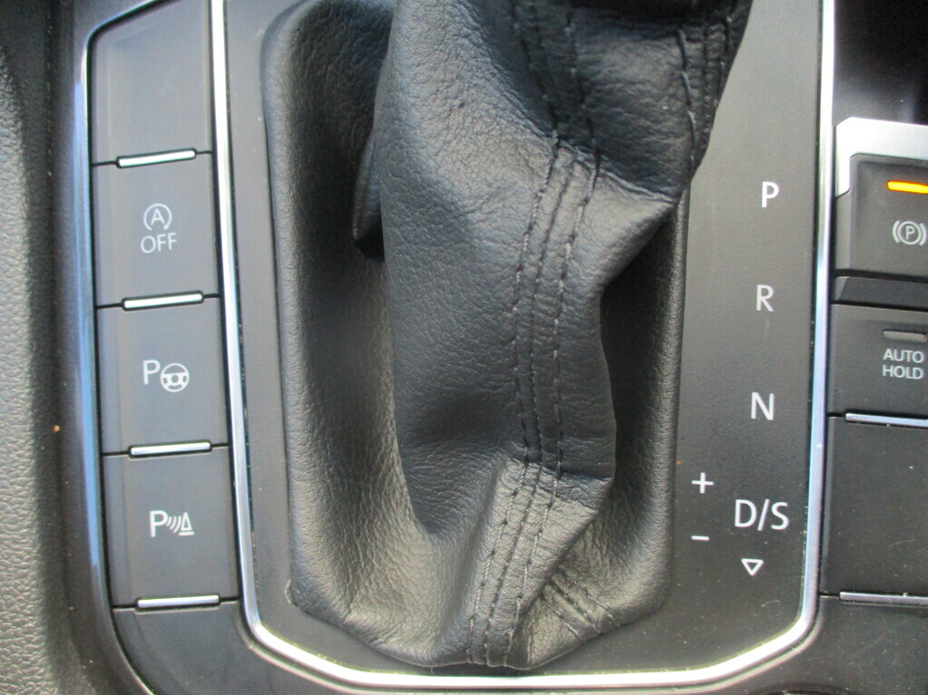Volkswagen Tiguan - View 15