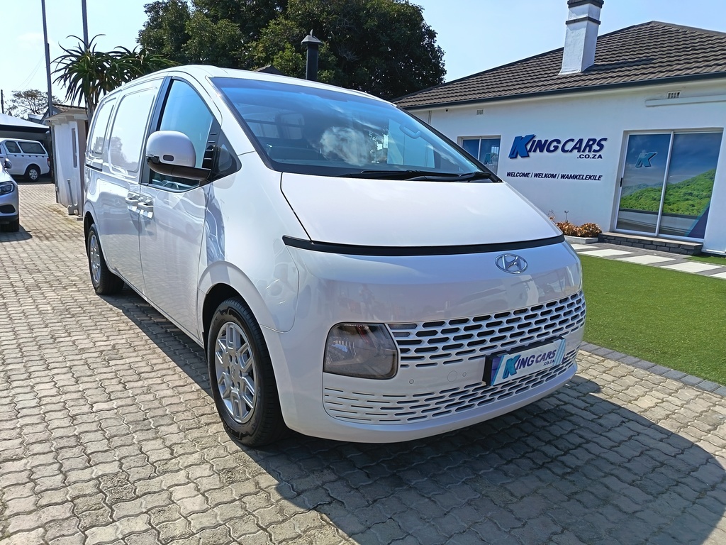 Hyundai Staria 2.2D Auto