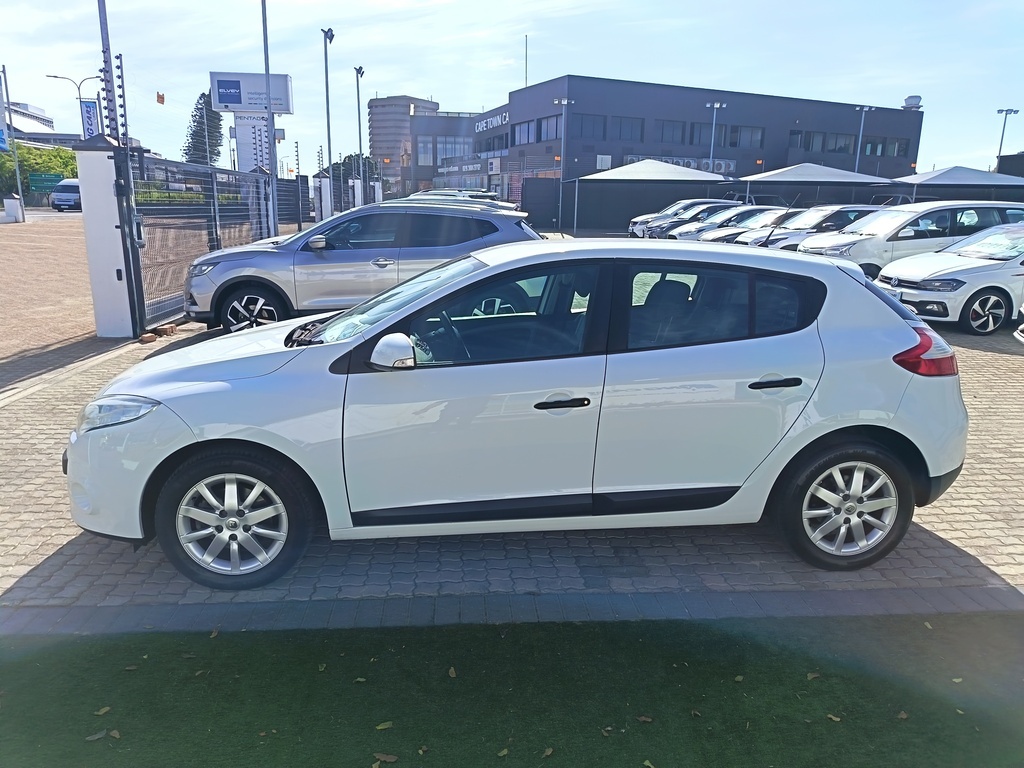Renault Megane Iii - View 4