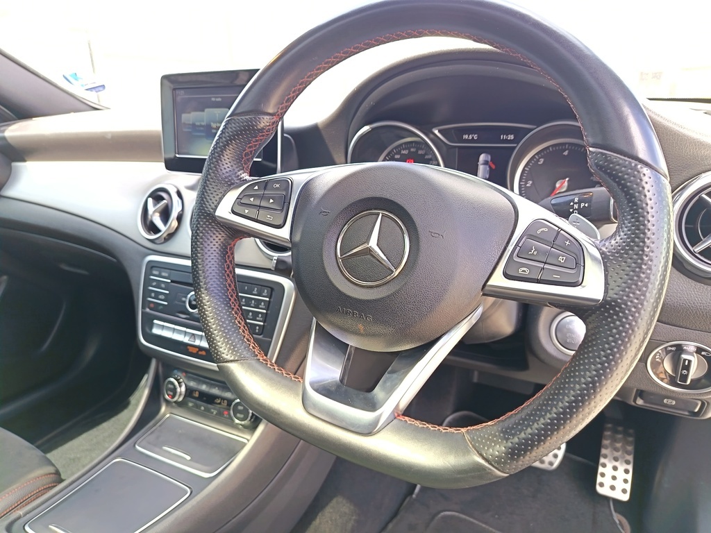 Mercedes-benz Gla - View 10