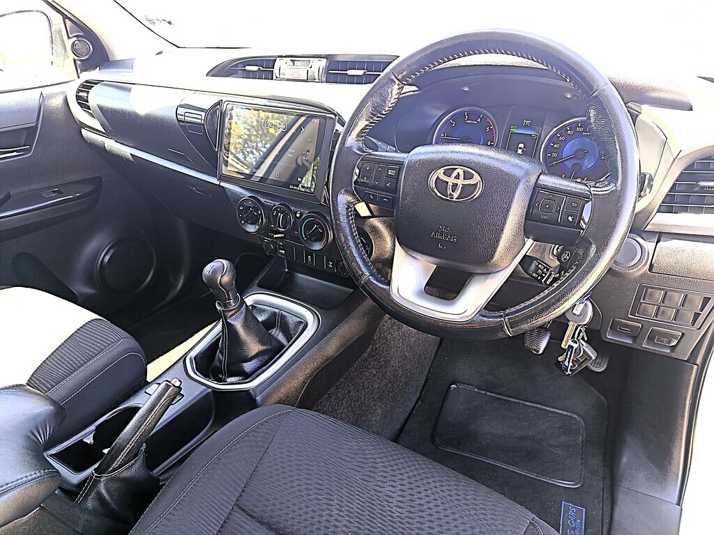 Toyota Hilux - View 11