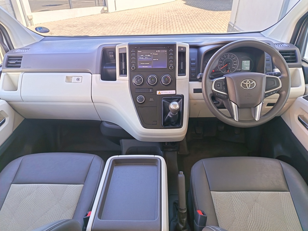 Toyota Quantum - View 12