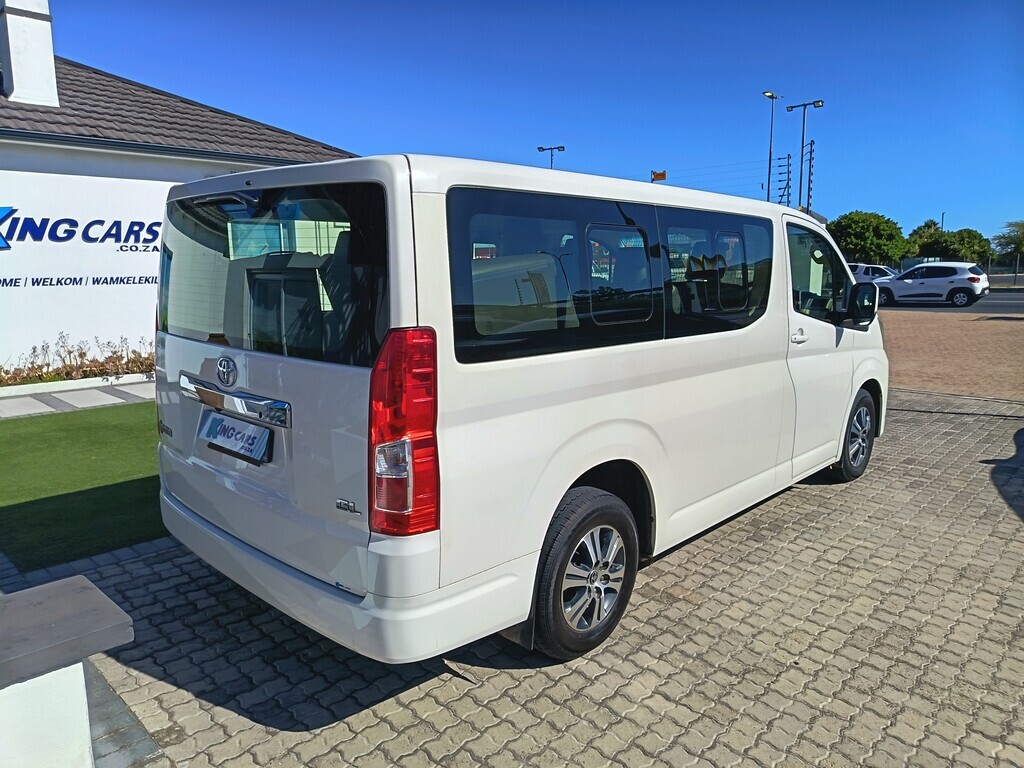 Toyota Quantum - View 7