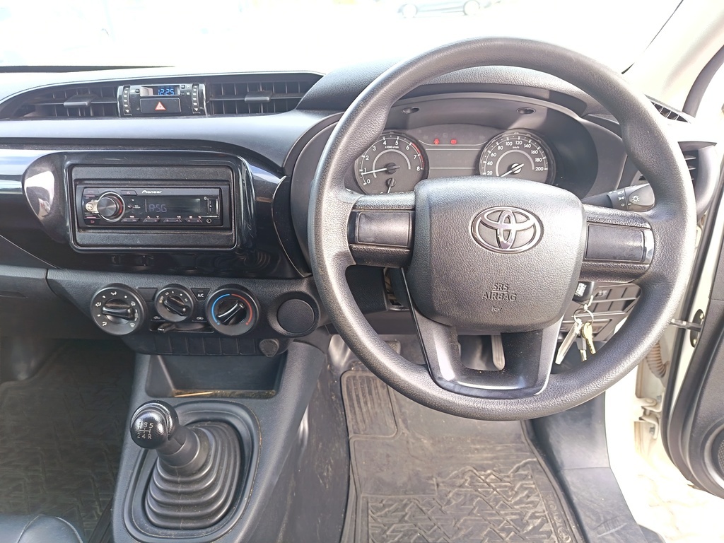 Toyota Hilux - View 10