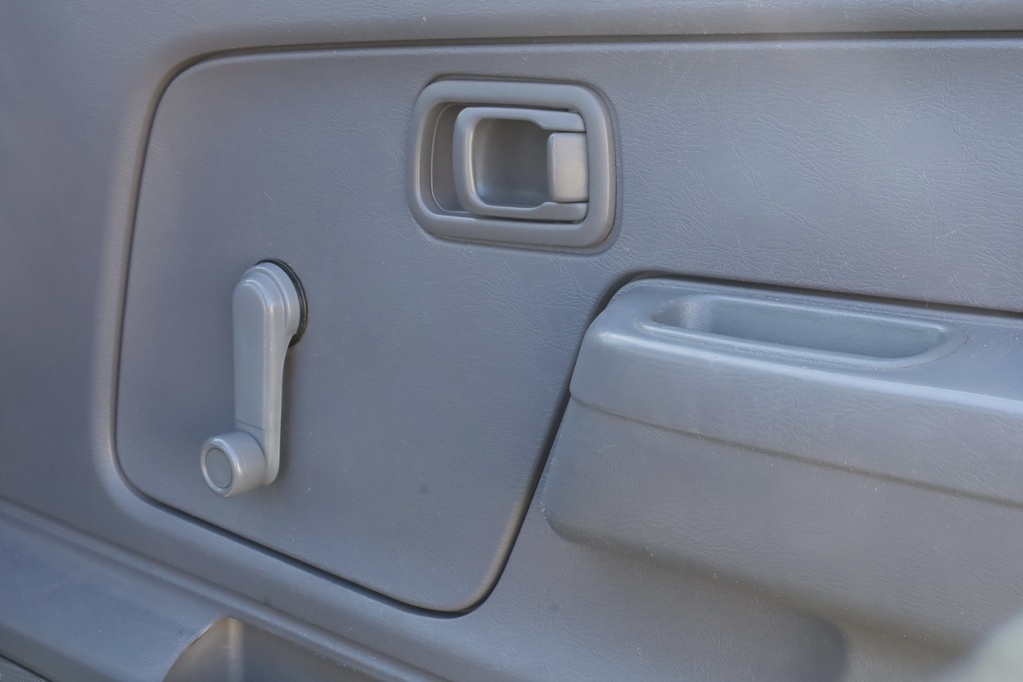 Nissan Hardbody - View 16